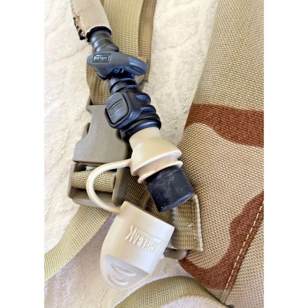 CAMELNAK 3Litters(100oz) of water Hiking Desert Camouflage Pattern USA